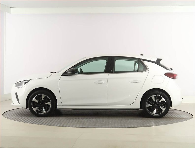 Opel Corsa (2022) 50 kWh, SoH 94%, Automat - fotka 3 z 23