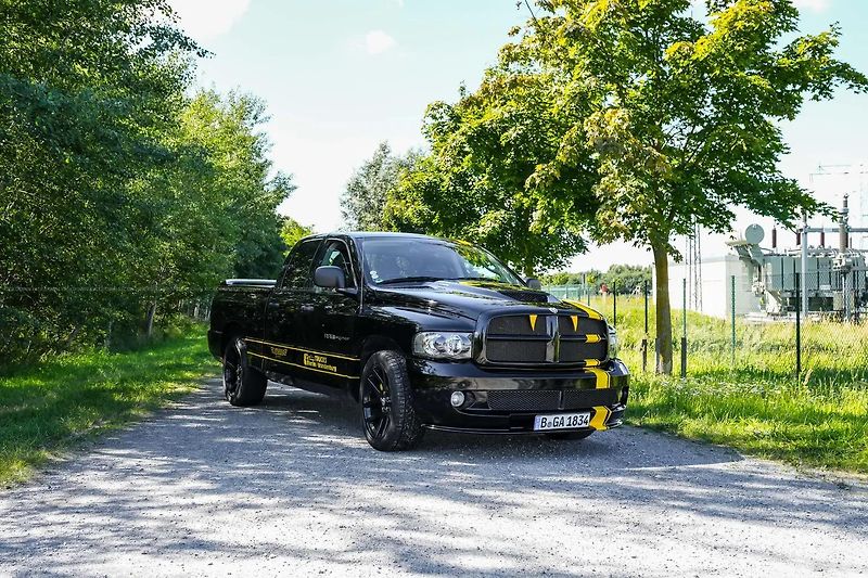 Dodge RAM SRT-10 8,3 V10 372 kW VIPER - fotka 6 z 19