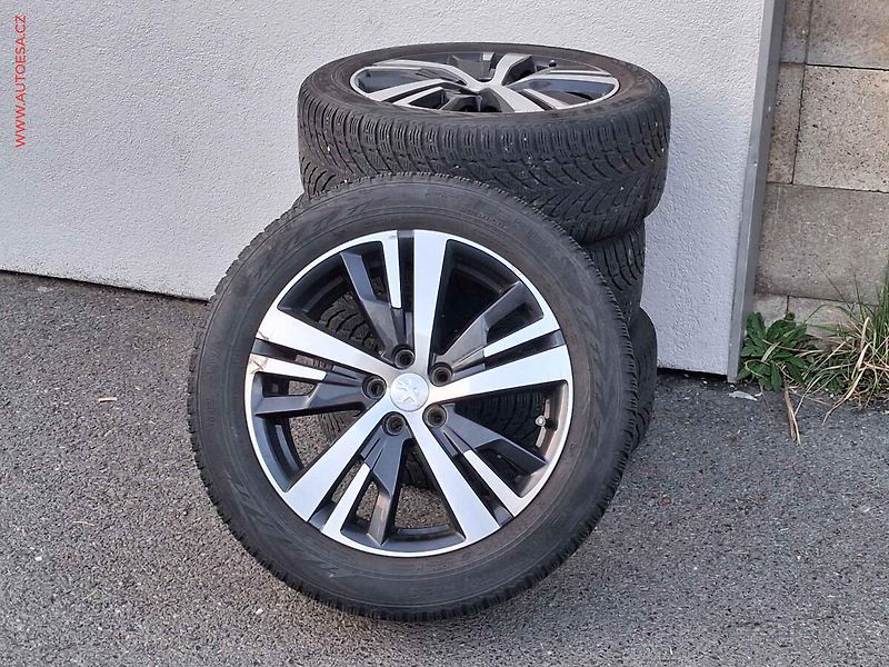 Peugeot 3008 (2020) 1.5HDi, AC, tempo, kamera - fotka 20 z 20