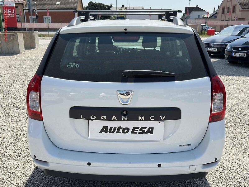 Dacia Logan (2017) 1.2 i, 1.maj,ČR, AC, park - fotka 5 z 15