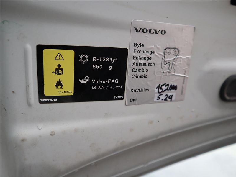 Volvo V60 2,0 CrossCountry AWD Po rozvod - fotka 30 z 34
