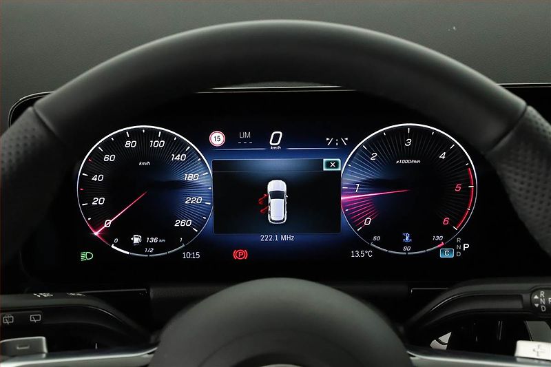 Mercedes-Benz GLA (2025) 200 d, AMG LINE, KEYLESS - fotka 9 z 19