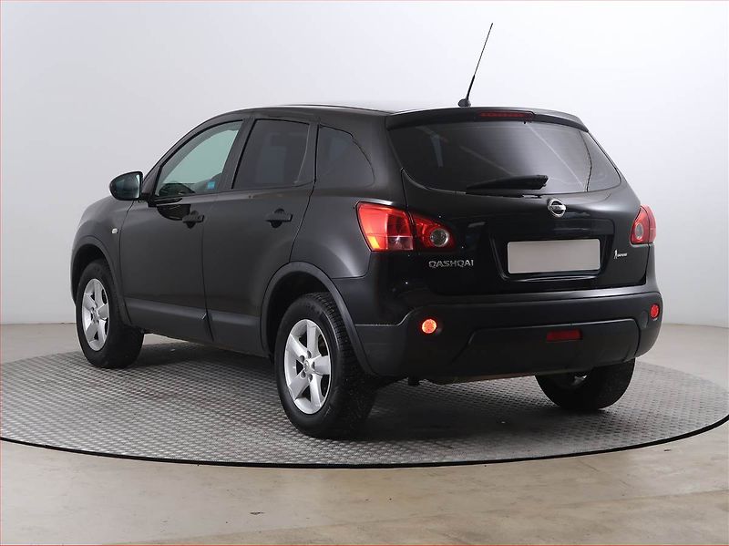 Nissan Qashqai (2009) 1.6 - fotka 4 z 14