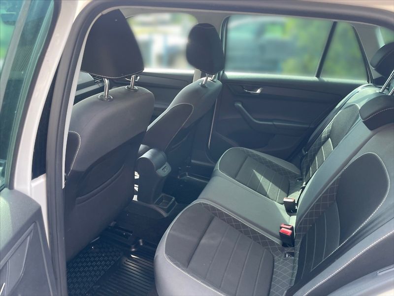Škoda Fabia 1,0 TSI 70 Ambition - fotka 8 z 11