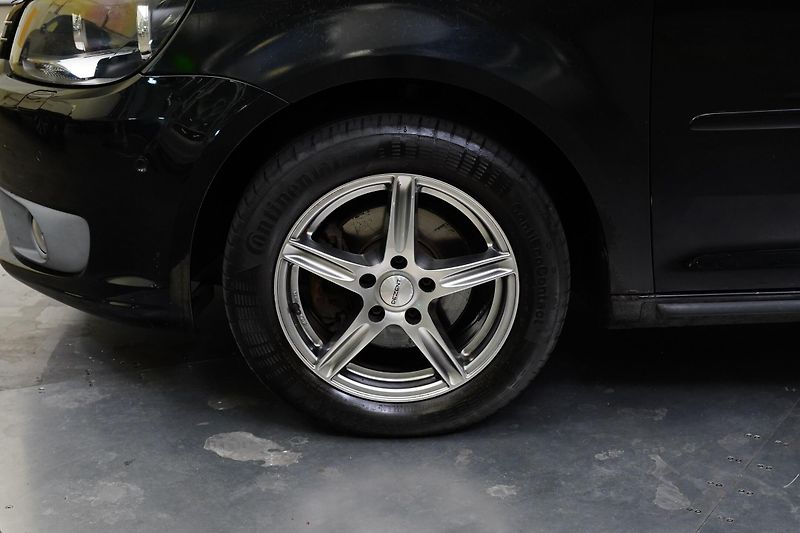 Volkswagen Touran - fotka 10 z 24