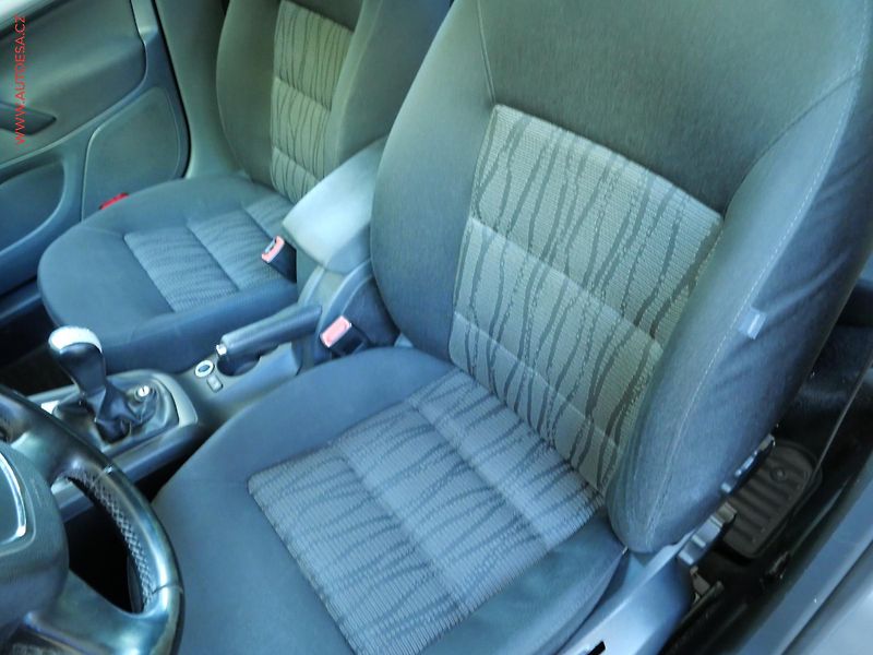 Škoda Octavia (2010) 2.0TDi, Xenon, AC - fotka 9 z 22