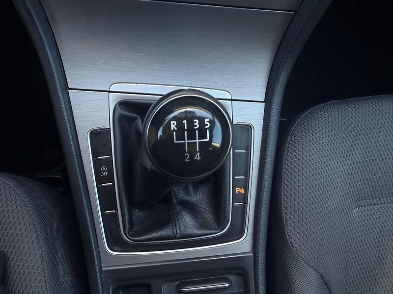 Volkswagen Golf (2016) 1.6 TDi 81kW/1MAJ/Tempomat - fotka 31 z 32