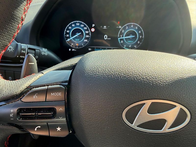 Hyundai i30 1.5 T-GDI MHEV DCT N-Line - fotka 17 z 29