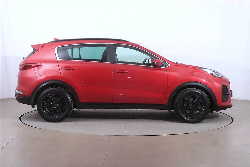Kia Sportage (2021) Black Edition 1.6 CRDi - fotka 6 z 24