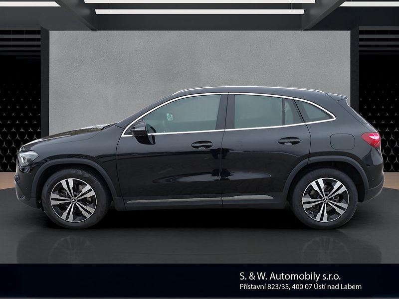 Mercedes-Benz GLA GLA180d - fotka 8 z 26