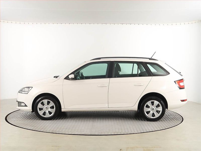 Škoda Fabia (2019) 1.0 TSI, Navi, Tempomat - fotka 3 z 16