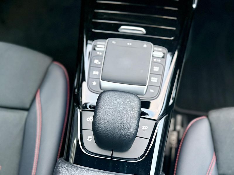 Mercedes-Benz CLA (2020) 45 4MATIC+ kupé - fotka 18 z 46