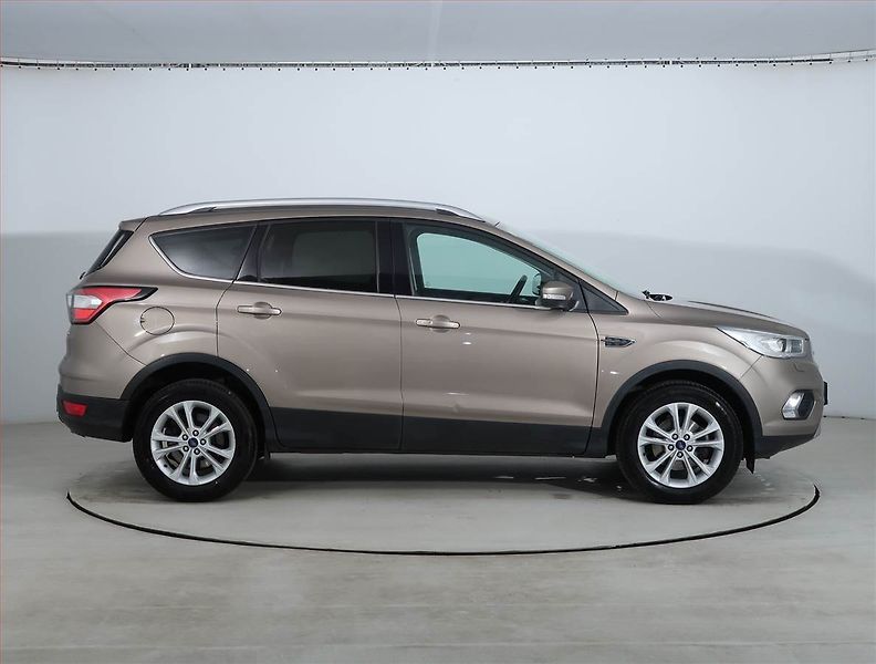 Ford Kuga (2019) 1.5 EcoBoost, ČR,1.maj - fotka 6 z 19