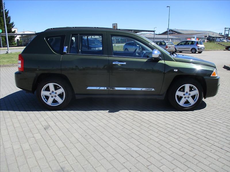 Jeep Compass 2,0 CRD 103kw AWD Limited bez - fotka 5 z 26