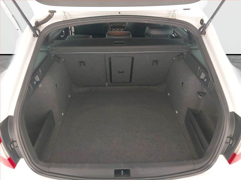 Škoda Octavia (2014) RS 2.0 TDI, Serv.kniha, Xenony - fotka 14 z 18