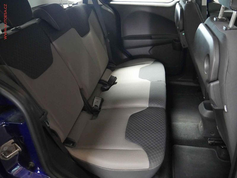 Ford Tourneo Courier (2017) 1.0EB, ČR, AC, TZ - fotka 11 z 17