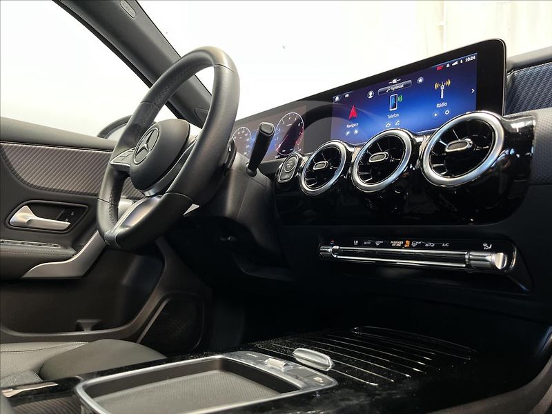 Mercedes-Benz Třídy A 180 Progressive Line - fotka 16 z 21