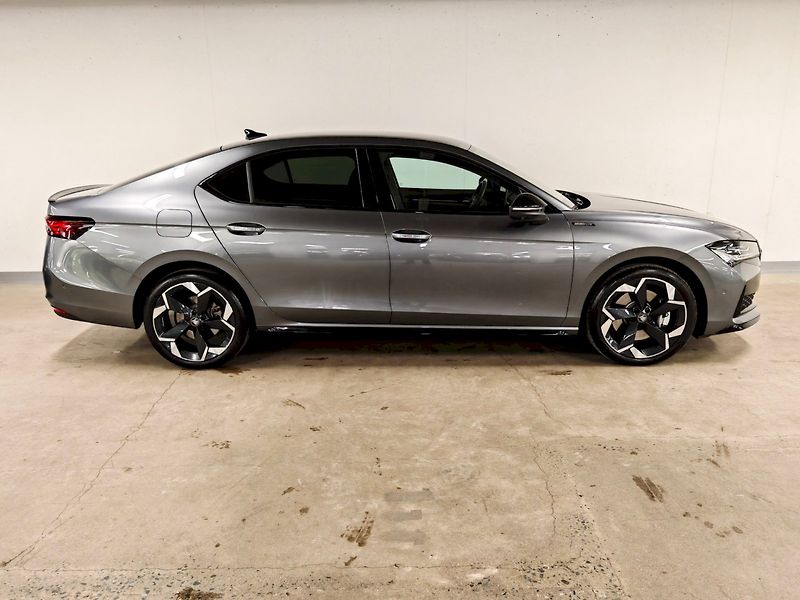 Škoda Superb (2025) iV 1.5 TSI 150 kW DSG Sportlin - fotka 27 z 32