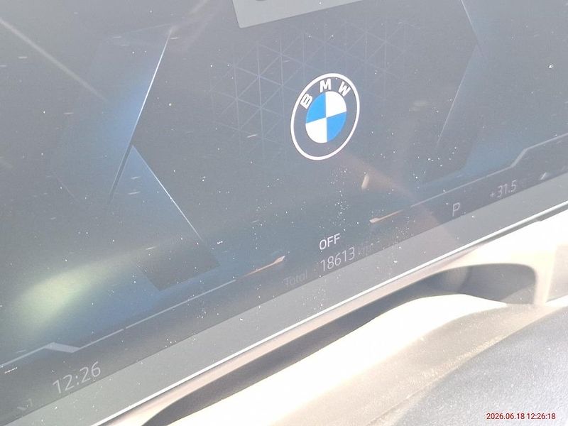 BMW Řada 3 330d xDrive Touring - fotka 13 z 22