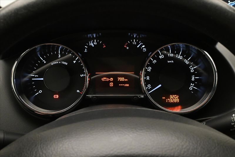 Peugeot 3008 1,6 HDI 84 kW ALLURE Záruka až - fotka 16 z 30