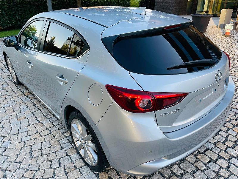 Mazda 3 2.0i AUTOMAT LED KAMERA VÝHŘEV - fotka 17 z 48