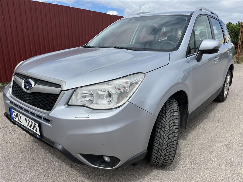 Subaru Forester 2,0 D-L 108KW 4x4 TZ ČR SERVIS - fotka 38 z 41