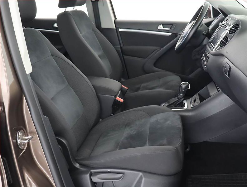 Volkswagen Tiguan (2012) Sport 2.0 TDI, 4X4, Automat - fotka 9 z 24