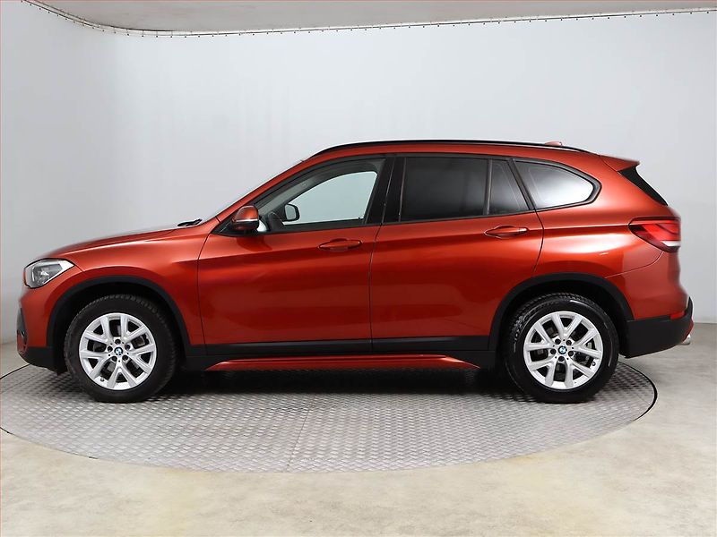BMW X1 (2020) xDrive18d - fotka 3 z 23