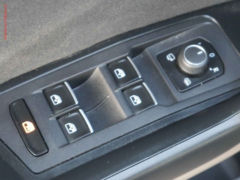 Volkswagen T-Roc (2021) 1.5 TSi, Comfortline, LED - fotka 17 z 18