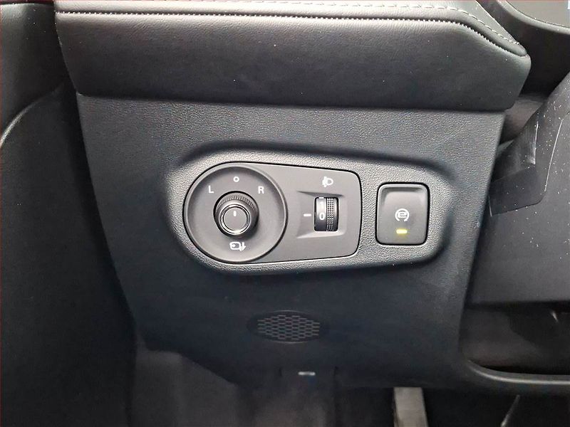 MG ZS (2025) Elegance 1.5 i - fotka 17 z 18