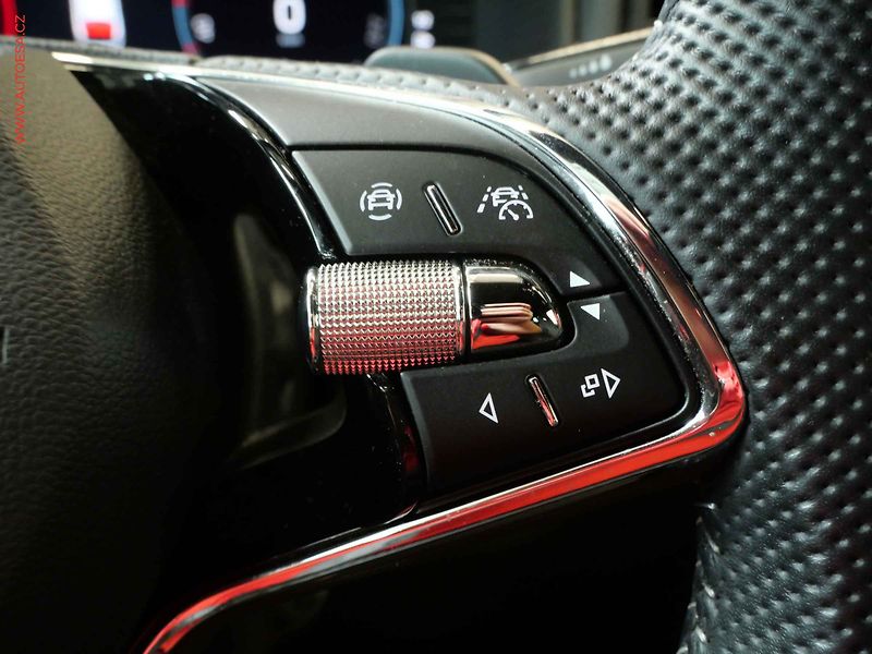 Škoda Karoq (2022) 2.0TSi 4x4, 1.maj,ČR, DSG - fotka 17 z 22