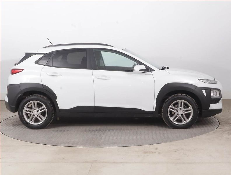 Hyundai Kona (2018) 1.0 T-GDI, Serv.kniha - fotka 6 z 15
