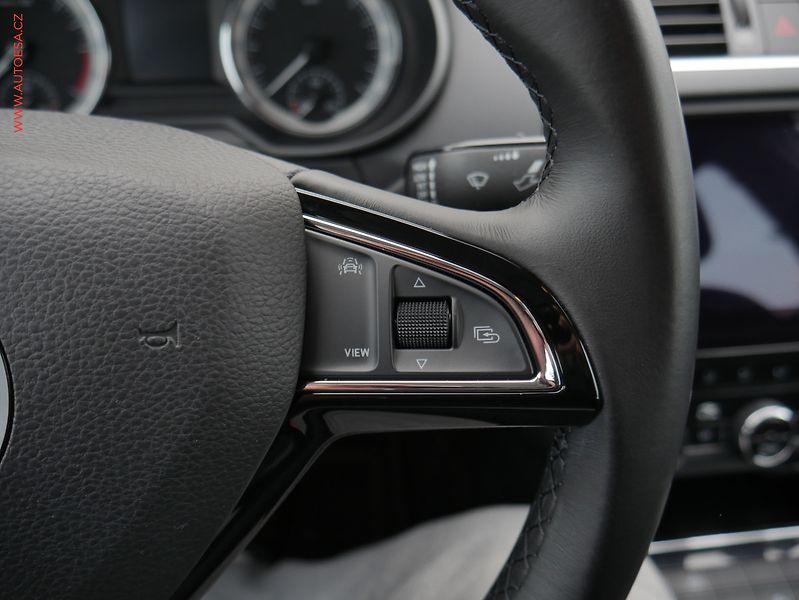 Škoda Octavia (2018) 1.6 TDi, ČR, Style, LED, navi - fotka 13 z 23