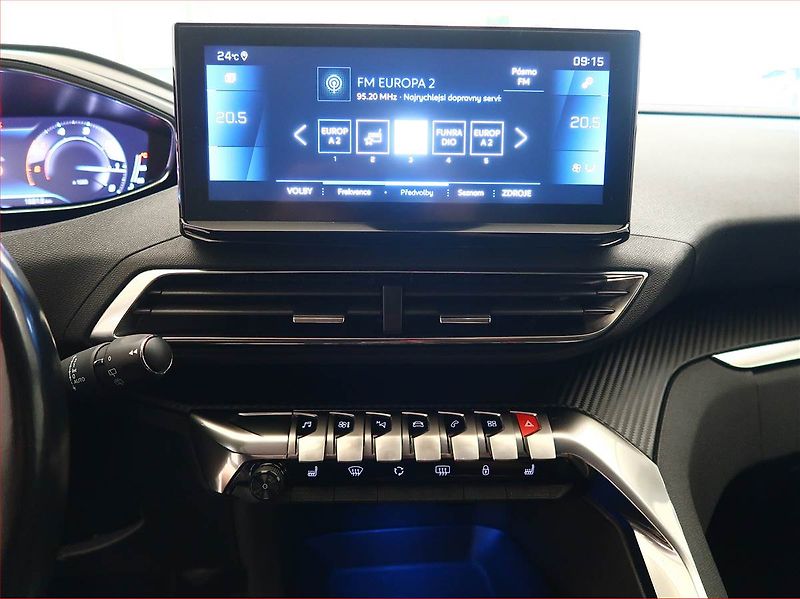Peugeot 3008 (2022) 1.5 BlueHDi - fotka 12 z 18