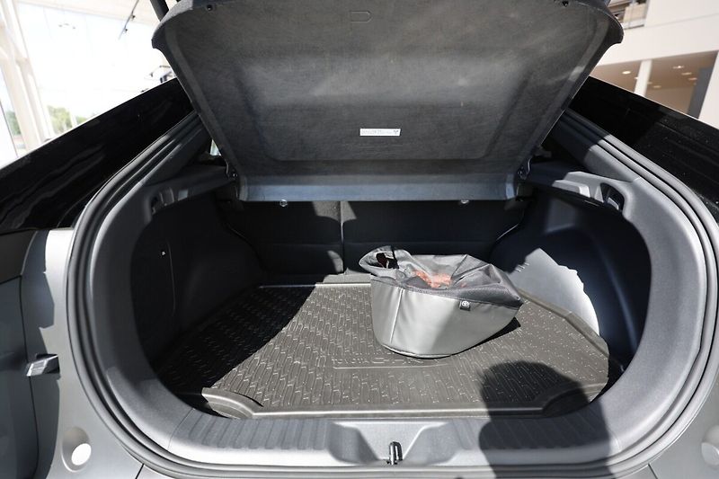 Toyota C-HR EXECUTIVE VIP světlý interiér - fotka 7 z 19
