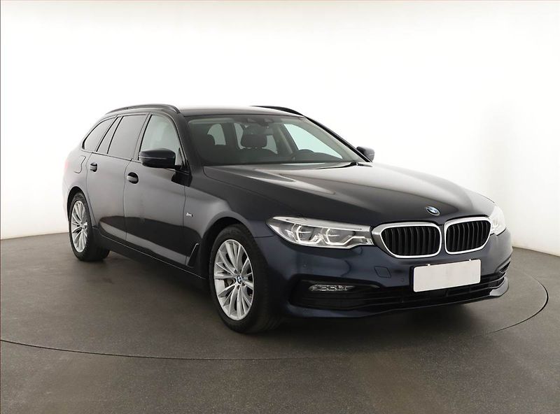 BMW Řada 5 (2017) 530d xDrive, 4X4, Automat - fotografie inzerátu