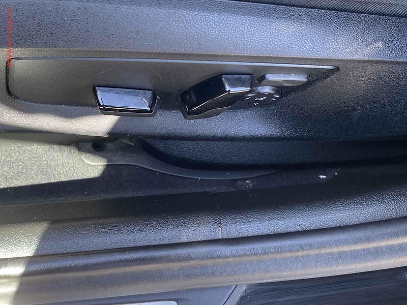 BMW Řada 5 (2017) 3.0D 530d, AT, navi, bixen - fotka 12 z 20