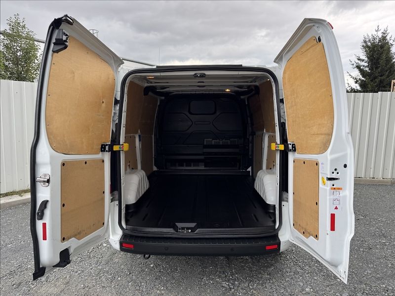 Ford Transit Custom 2,0 TDCi L1H1 DPH 1.maj ČR - fotka 12 z 50