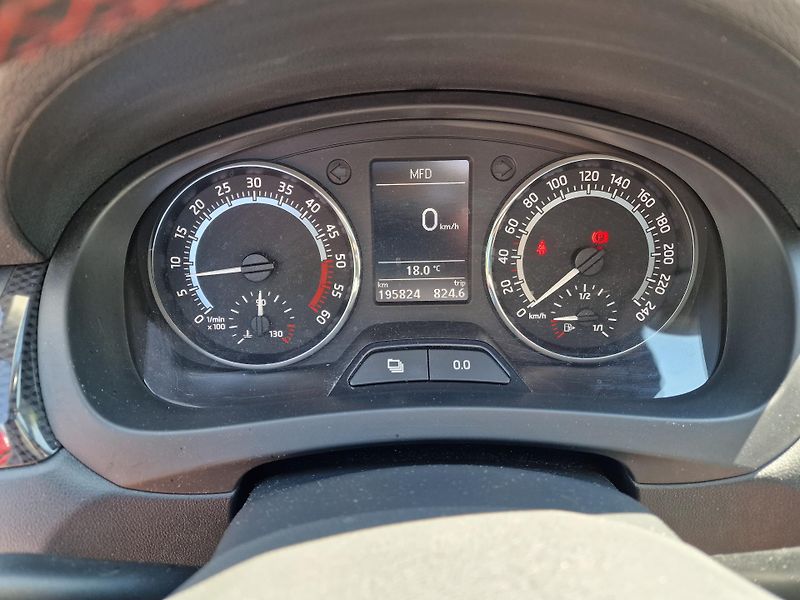 Škoda Rapid 1,6TDI MONTE CARLO - fotka 15 z 20