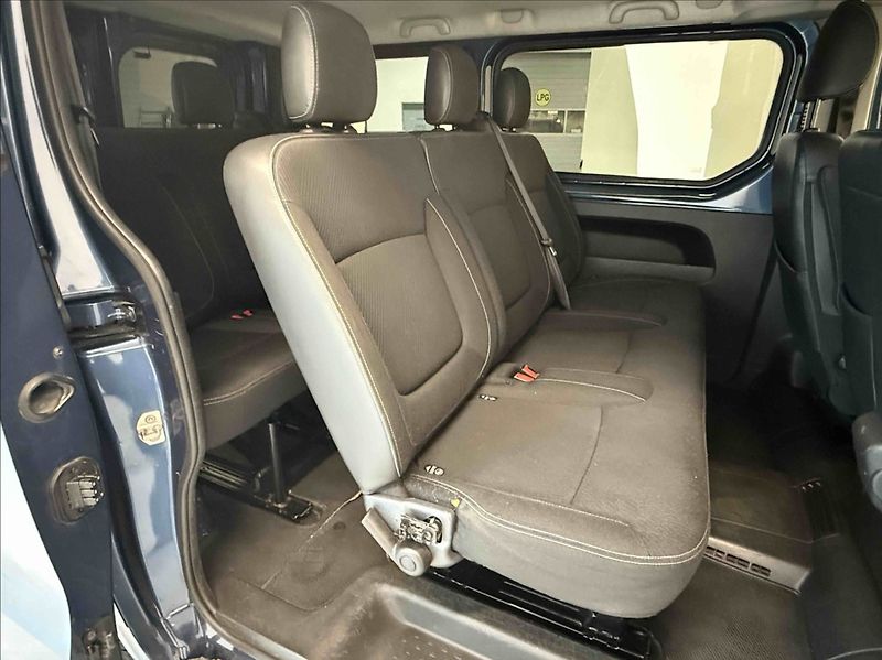 Renault Trafic 1,6 DCI 9míst PŮVOD ČR - fotka 8 z 17