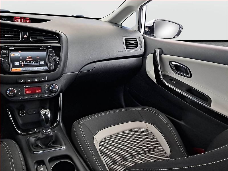 Kia Ceed (2013) 1.6 GDI, Serv.kniha, Navi - fotka 8 z 18