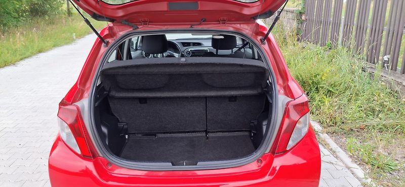 Toyota Yaris 1.0 VVT-i 51 kw REZERVACE - fotka 14 z 27