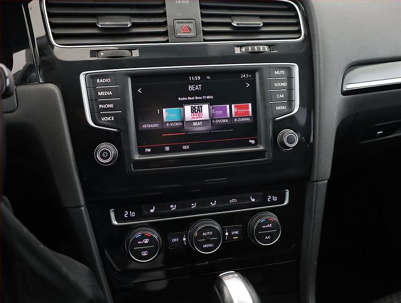 Volkswagen Golf (2015) Highline 1.4 TSI, Automat, ČR - fotka 10 z 17