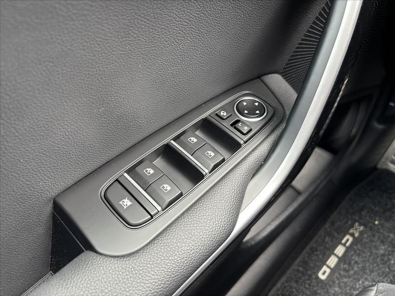 Kia XCeed 1,5 AT Black Edition ZÁRUKA - fotka 34 z 47
