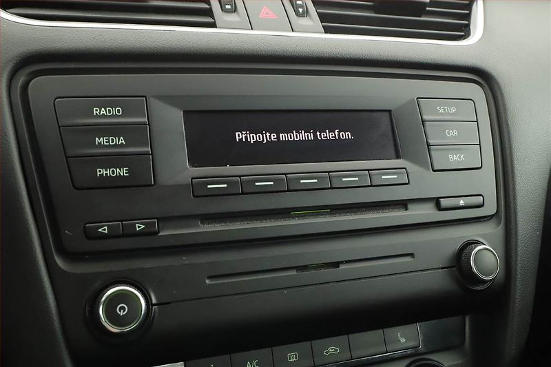 Škoda Octavia (2014) Ambition 1.2 TSI, Tempomat - fotka 13 z 15