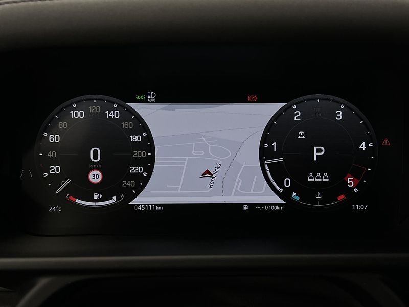 Land Rover Defender D300 AWD X-DYNAMIC SE AUT CZ - fotka 25 z 45