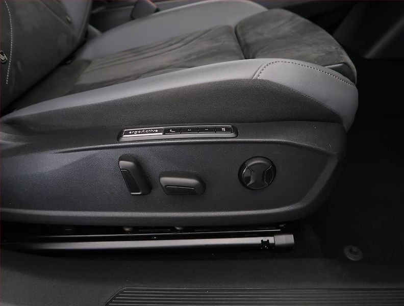 Volkswagen ID.5 (2023) Pro Perf. (82 kWh), SoH 93% - fotka 26 z 32