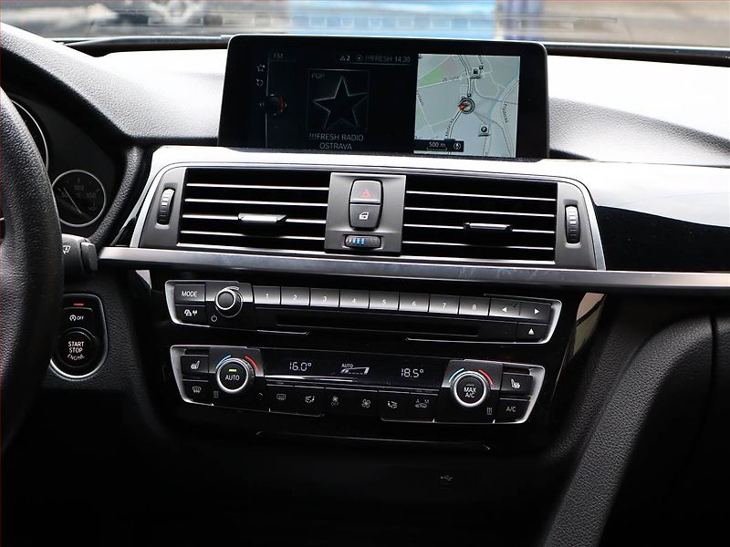 BMW Řada 3 (2016) 330 d xDrive, 4X4, Automat - fotka 10 z 20