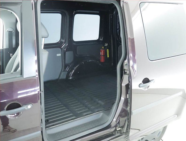 Volkswagen Caddy (2012) 2.0 TDI - fotka 9 z 22