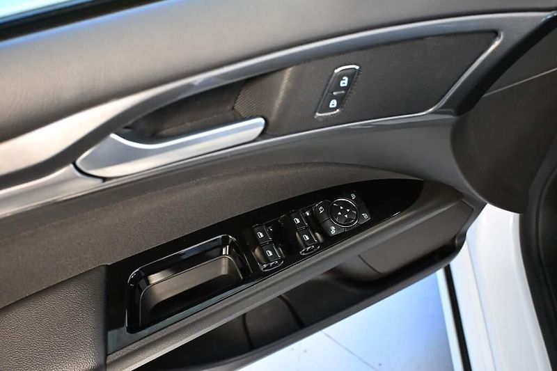 Ford Mondeo (2022) 2.0 140 KW LED ACC SONY Tažné - fotka 15 z 36